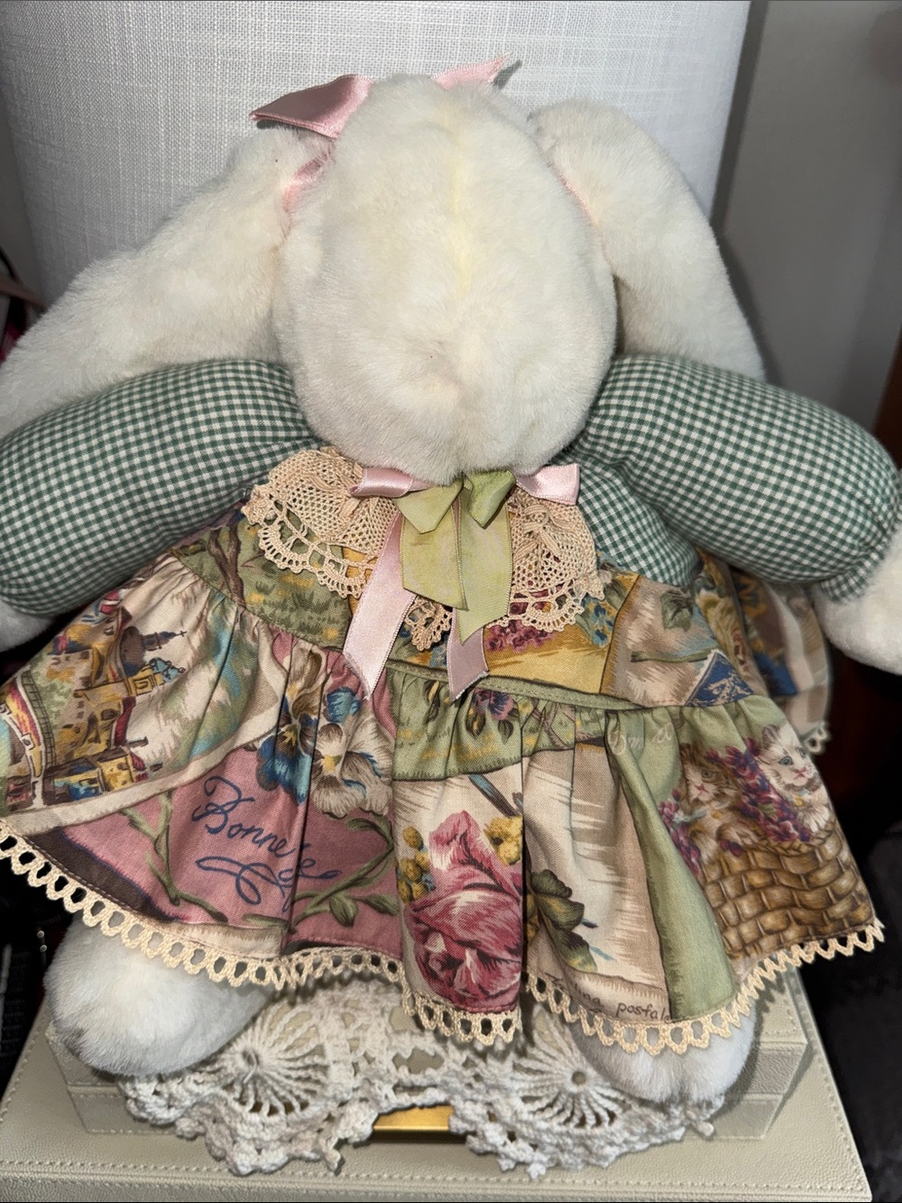 Bunnies By The Bay 1986 & 1990 Limited Edition White Bunny Vintage Retired